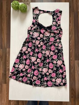Letní květinové šaty s průstřihem zad, vel S/M-L, Forever 21 - 5