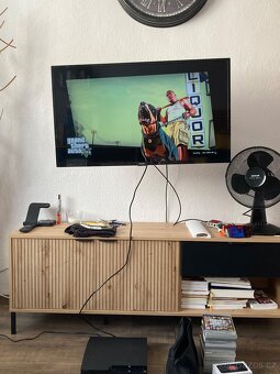 Playstation 3, dva ovladače, 14 her - 5