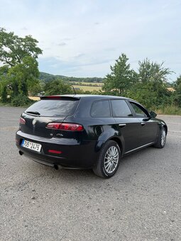 Alfa Romeo 159 1.9 JTDm - 5