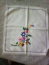 Vyšívaný ubrus a povlak na peřinku - 5