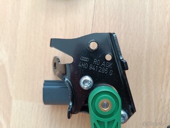 4H0 snímače xenonů a vzduchového podvozku Audi - 5