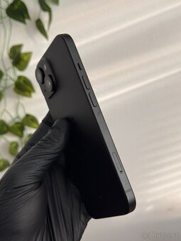 iPhone 15 256GB černý - 100% baterie - 5