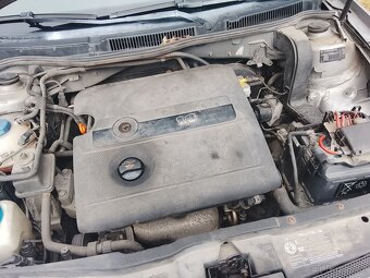 Volkswagen golf  4   1.6  16 v      dily      levně - 5