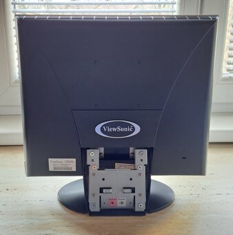 ViewSonic V500+ stereo LCD, dotykové ovládání tlačítek, 4:3 - 5