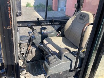 Cat 301.8 - 5
