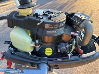 Motor Yamaha 4 HP, integrovaná nádrž, 4 takt - 5