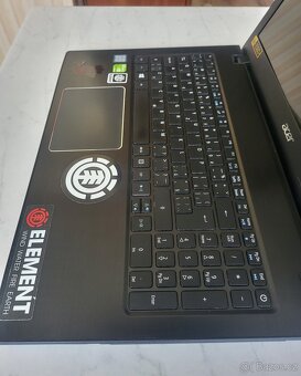 Acer Aspire E15 (E5-575G-597P) i5 th 7 Gen. SSD 256 GB - 5