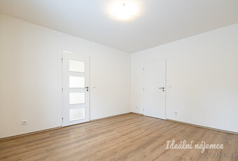 Pronájem bytu 2+1, Zelenečská, Hloubětín, 23 900 Kč/měs, 54 - 5
