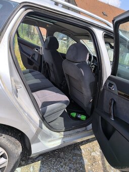 Peugeot 407 - 5