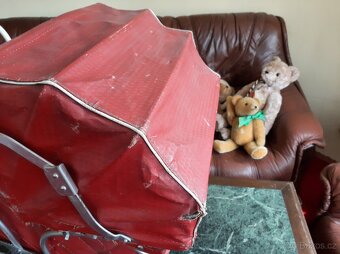 starý kočárek pro panenky - 5