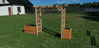 Zahradní pergola rovná s mříží z Modřínu - 5