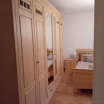 Šatní skříň "masiv - 5