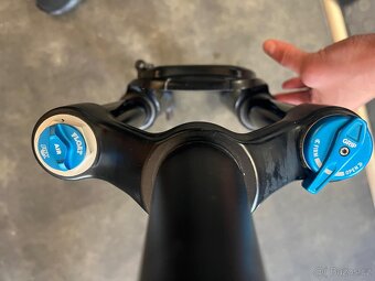 Odpružená vidlice Fox - 5