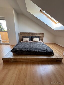Luxusní rustikální dřevěná postel - 5