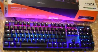 SteelSeries Apex 7S, magnet. podložka, OLED display,USB hub - 5