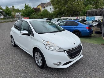 Peugeot 208 - 5