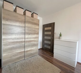 Prodám slunný byt 2+1 64m2 a prostornou garáž 32m2 - 5