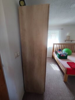 Velká šatní skříň - 5