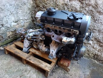 Motor + převodovka 6 kwalit. AVF 1.9 96 kw - 5