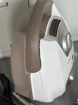 vysavač Rowenta RO7487EA Silence Force Allergy+ - 5