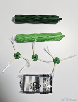 iRobot Roomba i7 – výborný stav + nová sada kartáčů a filtrů - 5