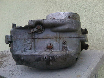 Jawa-čz 125/150 351/352-motor,pods.plechy,kryt řetězu,výfuky - 5