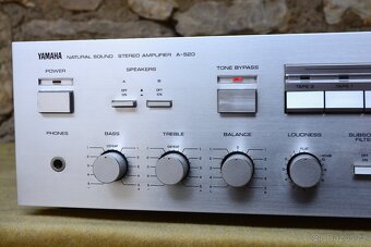 YAMAHA A 520 - 5
