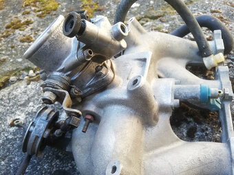 Sání motoru komplet redblock volvo 240 740 940 - 5