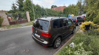 VW CrossTouran 2,0tdi - 5