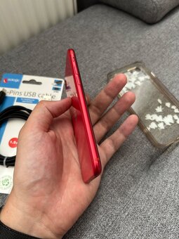 Prodám iPhone SE2020 256gb (100% kondice baterie) - 5
