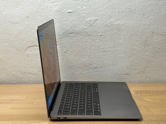 MacBook Air M1 2020/8GB RAM/M1/256GB SSD/Záruka - 5
