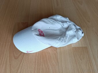 Nové kšilty a kšiltovky Nike - 5