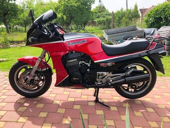 Suzuki GSXR 750, Kawasaki ZXR 400, GPZ 750R - 5