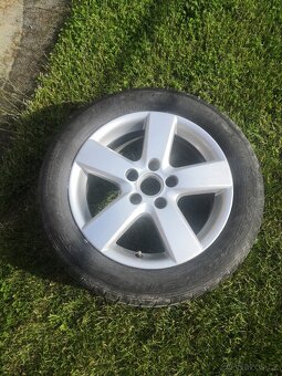 Volkswagen Golf - 5