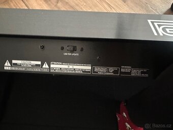 Roland piano s cestovnim kufrem - 5