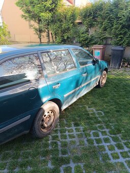 Škoda Octavia 1.6 na náhradní díly - 5