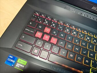 Herní notebook 10jádro i7 12650H, RTX4060 8GB, 16GB - záruka - 5