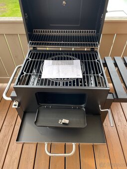 Grill na dřevěné uhlí - 5