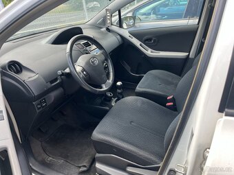 Toyota Yaris 1.0 - 5