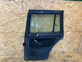 KOMPLETNÍ PRAVÉ ZADNÍ DVEŘE VW GOLF 4 KOMBI - 5