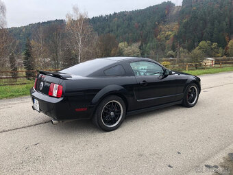 Ford Mustang - 5