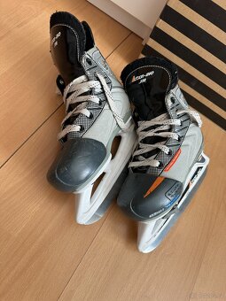 Action-EVO JR performance vel 32-35 - 5