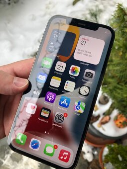 iPhone 12 PRO 256Gb v hezkém stavu, grafitový...TOP - 5