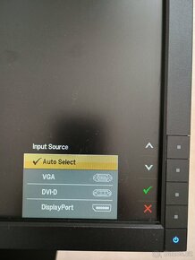 Monitor Dell Professional P2210 22" (VGA, DVI-D, DP) - 5