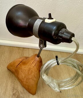 UPCYKL lampa bakelit na dřevě PRŮHLEDNÁ EL.ŠŇŮRA FUNKČNÍ - 5