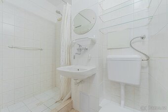 Pronájem 1+kk,30m2,8NP u metra Hloubětín - 5