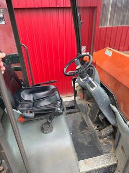 Kolový dempr AUSA D1000AP - kabina - 5