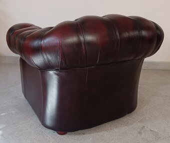 Kožené, Chesterfield křeslo. Originál Centurion. - 5