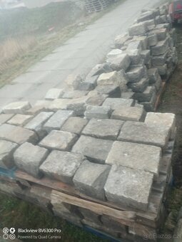 Staré dlažební kostky velké. - 5