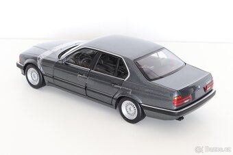 BMW 730i E32 1:18 Minichamps Grey metallic - 5